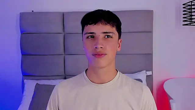 JoshClaarktt online show from June 12, 4:11 am