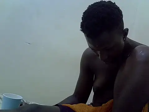 Snapshot of sweetblack_puss chatting on December 15, 7:45 am sweetblack puss online show from December 15, 7:45 am