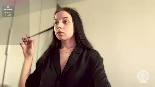 AlicePowells online show from June 12, 9:30 am