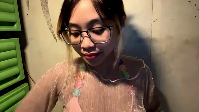 LenoraFrailey online show from January 14, 6:52 am