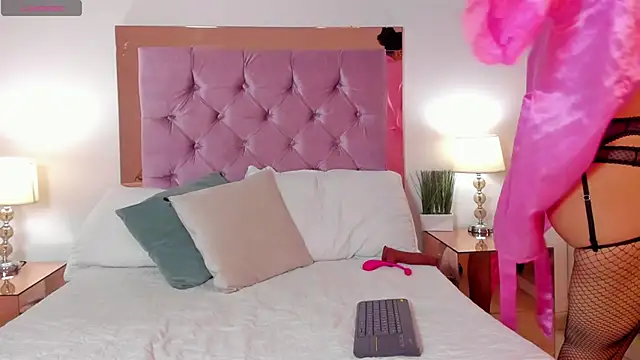 zenda bianchi online show from February 6, 3:00 am