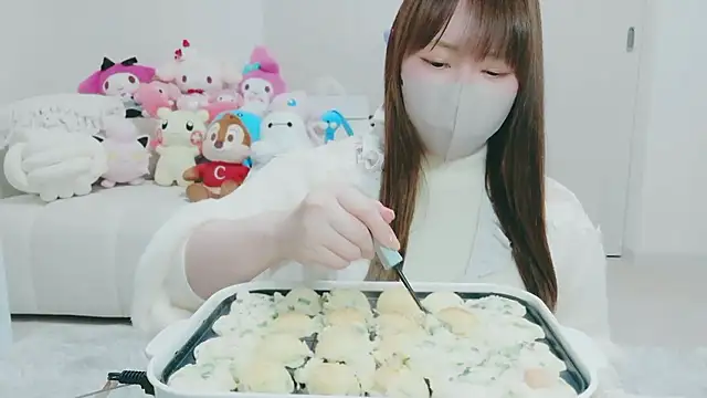 Snapshot of yuyuchan__ chatting on March 29, 8:36 am yuyuchan online show from March 29, 8:36 am