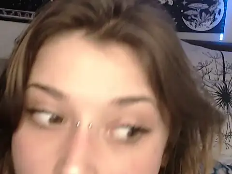 AlienforTwenty online show from February 11, 1:49 pm