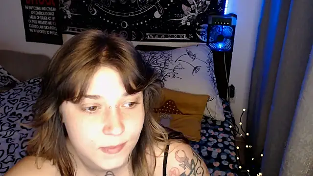 AlienforTwenty online show from June 8, 7:03 pm