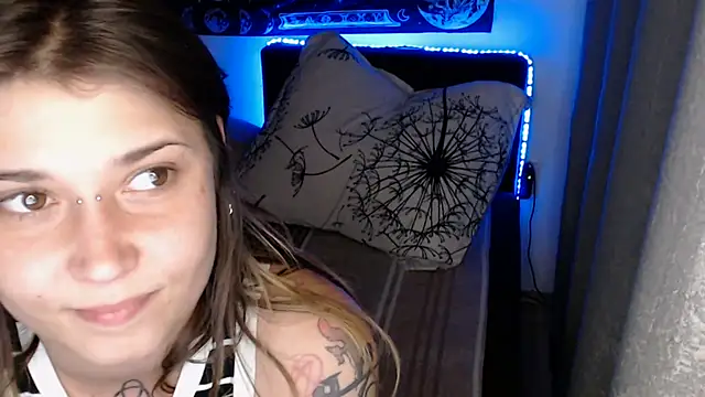 AlienforTwenty online show from July 20, 11:07 pm