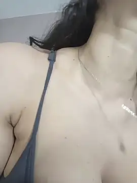 Snapshot of evangelineroos chatting on March 25, 4:07 am evangelineroos online show from March 25, 4:07 am