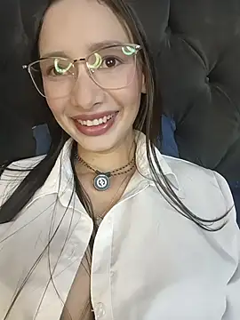 Snapshot of evangelineroos chatting on March 26, 1:28 pm evangelineroos online show from March 26, 1:28 pm