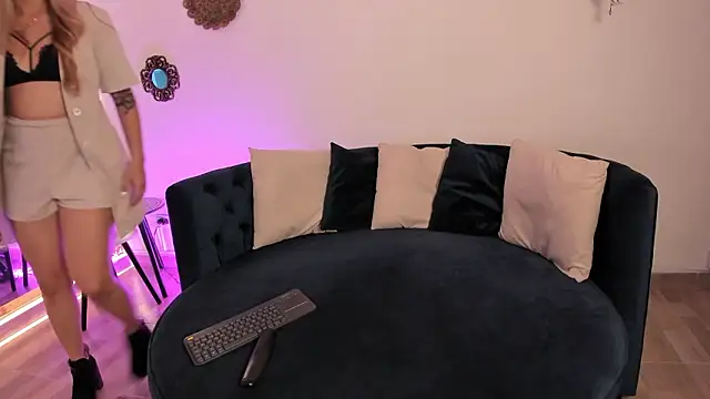 Morgan Lux online show from January 17, 2:38 am