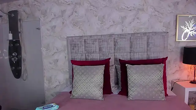 MiaSanders2025 online show from February 10, 7:40 pm