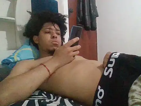 Snapshot of alejandro31727 chatting on December 14, 11:53 pm alejandro31727 online show from December 14, 11:53 pm