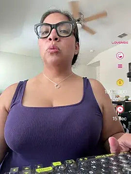 Snapshot of BettyWhispers chatting on May 26, 7:43 pm BettyWhispers online show from May 26, 7:43 pm