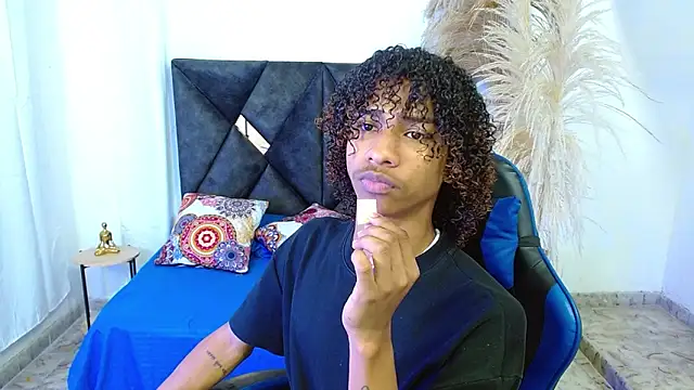 angelll18  online show from March 5, 8:49 pm