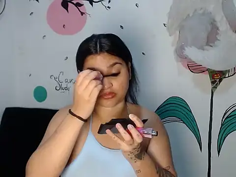 Snapshot of loveShae__ chatting on December 14, 3:34 am loveShae online show from December 14, 3:34 am