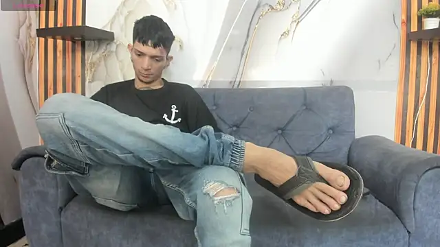 Straight Guy22 online show from February 5, 4:06 am