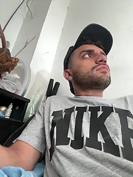 Snapshot of jamess_0 chatting on February 25, 4:27 pm jamess 0 online show from February 25, 4:27 pm