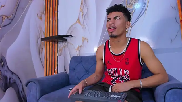 Snapshot of AresDAMM chatting on December 15, 8:13 pm AresDAMM online show from December 15, 8:13 pm