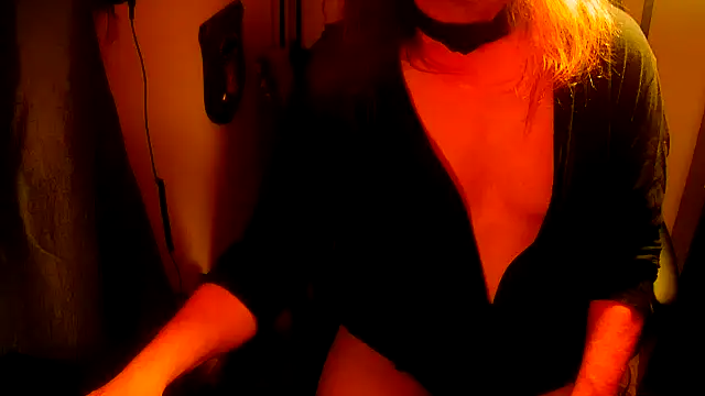 GoodGirlKelly online show from May 15, 6:09 am