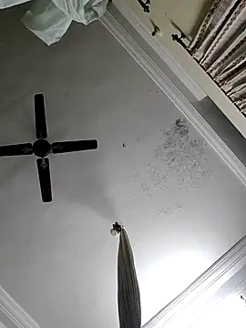 XYZ looking guy14 online show from December 15, 8:46 pm