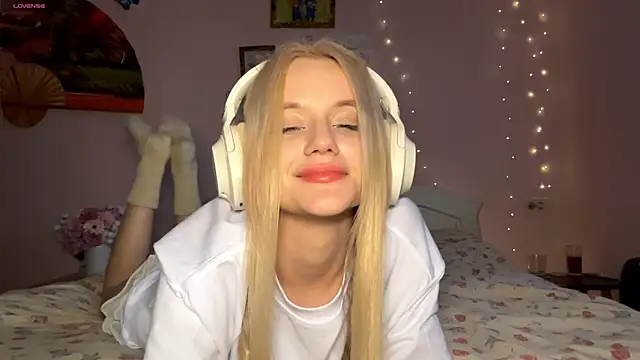 MelisaBloomy online show from February 4, 2:34 pm