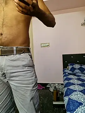 suhxil79 online show from March 29, 6:46 am