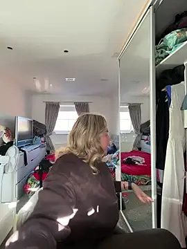 Golidelovee online show from February 4, 1:50 pm