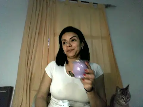 luluclark69 online show from June 1, 11:34 am