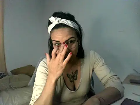 luluclark69 online show from June 3, 3:06 pm