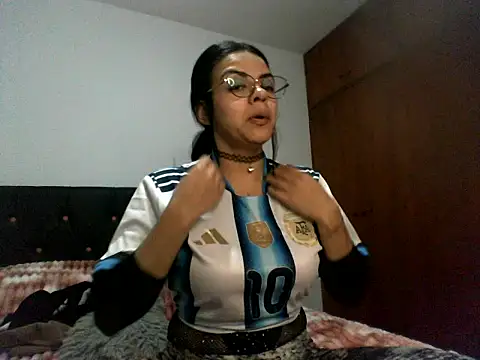luluclark69 online show from June 28, 12:49 am