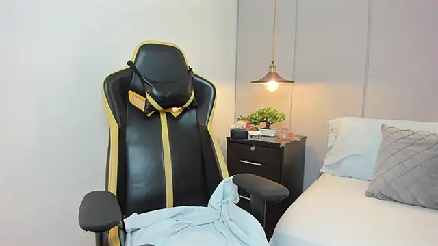 margarita smellie online show from February 5, 12:10 pm