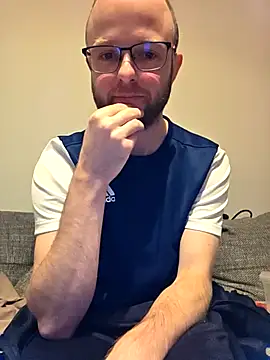 Snapshot of SoftishInflow chatting on December 15, 5:50 pm SoftishInflow online show from December 15, 5:50 pm