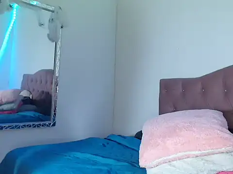 camilita0608 online show from December 16, 2:05 am