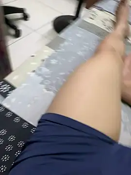 Snapshot of zzzzx989 chatting on February 2, 10:36 am zzzzx989 online show from February 2, 10:36 am