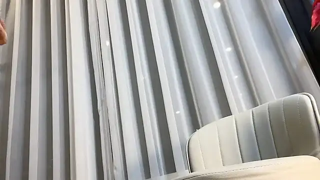 Snapshot of J-Jasmin chatting on December 17, 4:35 pm J-Jasmin online show from December 17, 4:35 pm