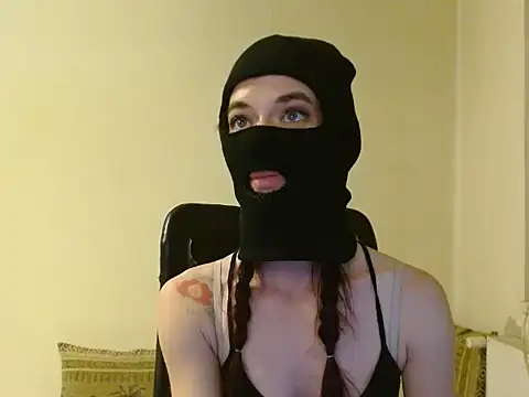 Snapshot of ntrlbdyy chatting on December 16, 10:04 pm ntrlbdyy online show from December 16, 10:04 pm