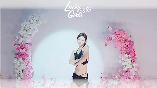 Luckygirls-339 online show from May 24, 10:48 pm