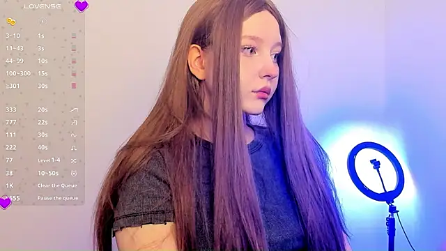 Stella MoonLight online show from February 6, 5:05 pm