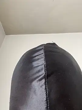 Snapshot of fantasyboyx chatting on March 31, 11:32 am fantasyboyx online show from March 31, 11:32 am