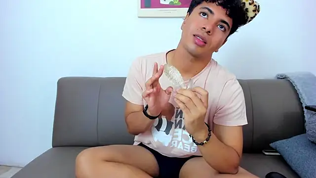 cherry blossom77 online show from December 18, 12:33 pm