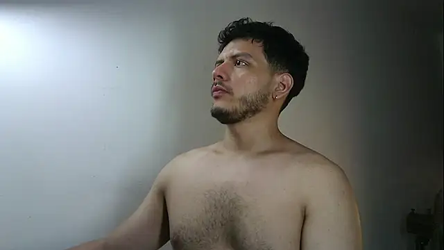 Snapshot of luxo_kane chatting on December 21, 10:33 am luxo kane online show from December 21, 10:33 am