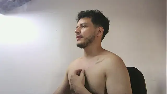 Snapshot of luxo_kane chatting on December 22, 12:02 pm luxo kane online show from December 22, 12:02 pm