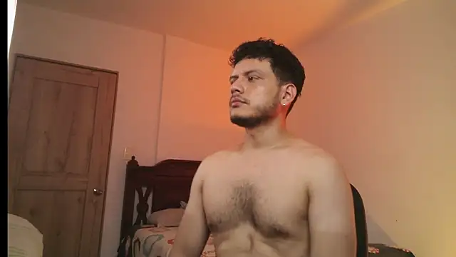 Snapshot of luxo_kane chatting on January 8, 11:18 pm luxo kane online show from January 8, 11:18 pm