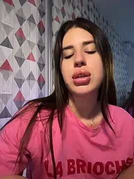 Snapshot of Lira_Fayeee chatting on June 8, 1:28 am Lira Fayeee online show from June 8, 1:28 am