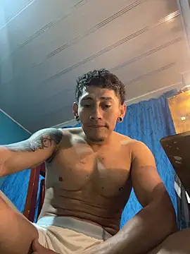 Snapshot of Cami-Red97 chatting on December 15, 8:07 am Cami-Red97 online show from December 15, 8:07 am