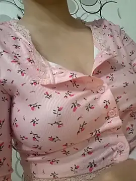 Emilyhomegirl1 online show from December 17, 10:32 am