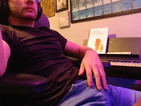 Snapshot of SummerHoz chatting on December 16, 1:54 am SummerHoz online show from December 16, 1:54 am