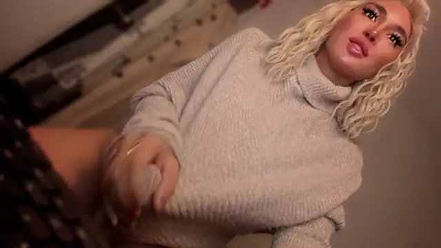 Snapshot of mxshemale_ladyboy chatting on November 3, 9:16 pm mxshemale ladyboy online show from November 3, 9:16 pm