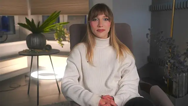 Snapshot of PegCubillo chatting on December 18, 11:49 am PegCubillo online show from December 18, 11:49 am