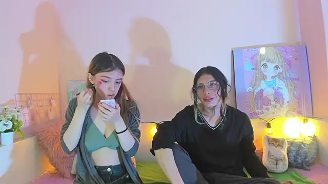 Briar y Blair online show from December 22, 2:25 pm