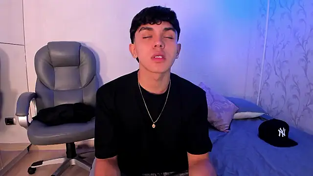  TaylorBlack online show from February 12, 11:38 am