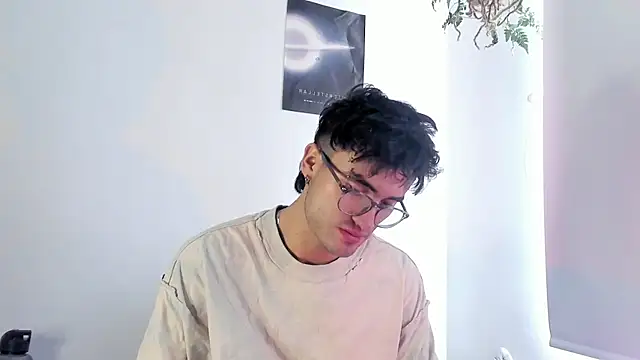 charlie dicker online show from January 8, 3:47 pm